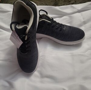 Hawkwell nursing shoes